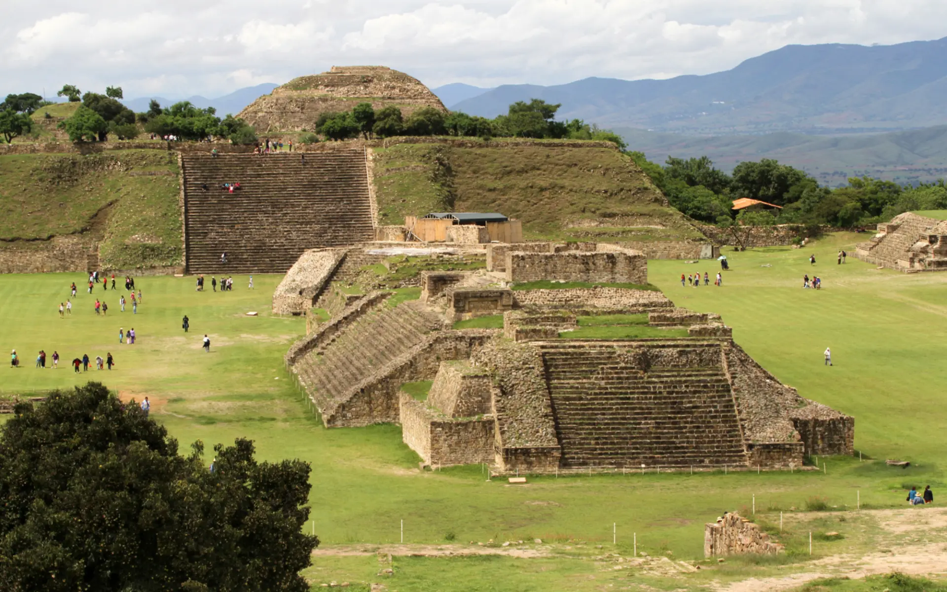 Zona arqueológica de Monte Albán en los Valles Centrales de Oaxaca